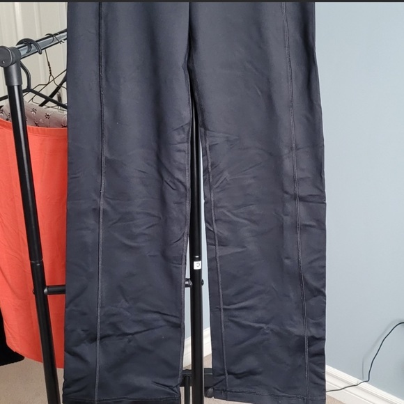 Lululemon yoga pants - Picture 3 of 3